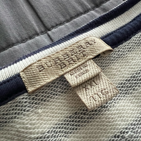 Vintage Burberry Navy and Cream Striped Knit crewneck - Picture 2 of 3